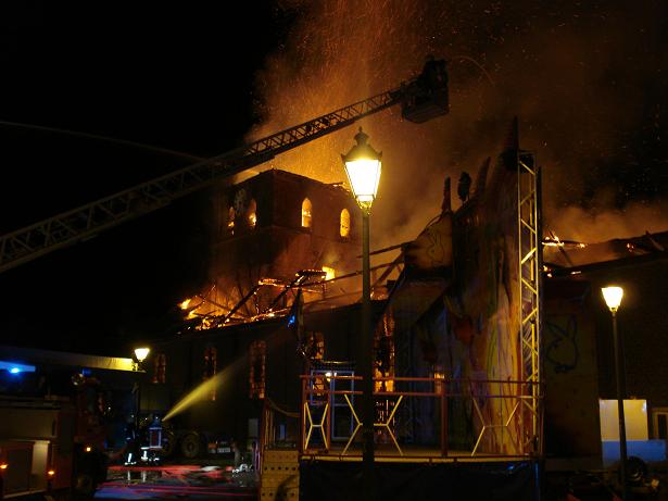 kerk in brand galmaarden 07