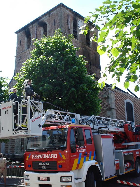 brand kerk galmaarden 03