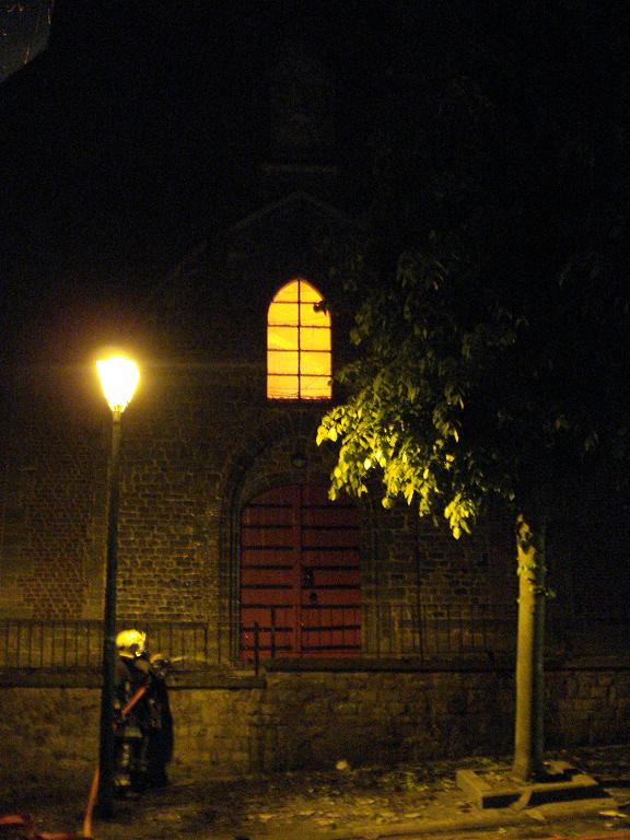 kerk in brand galmaarden 14