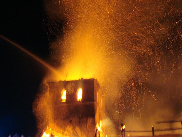 kerk in brand galmaarden 09