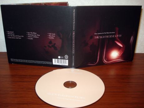 4 Hope Sandoval & The Warm Inventions - Through the devil softly